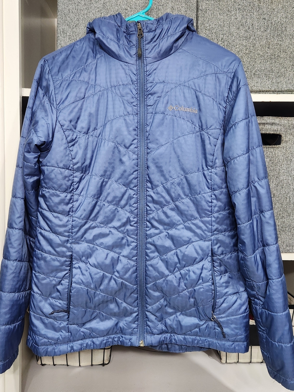 Columbia Blue Women's Quilted Hooded Puffer Jacket, Med.